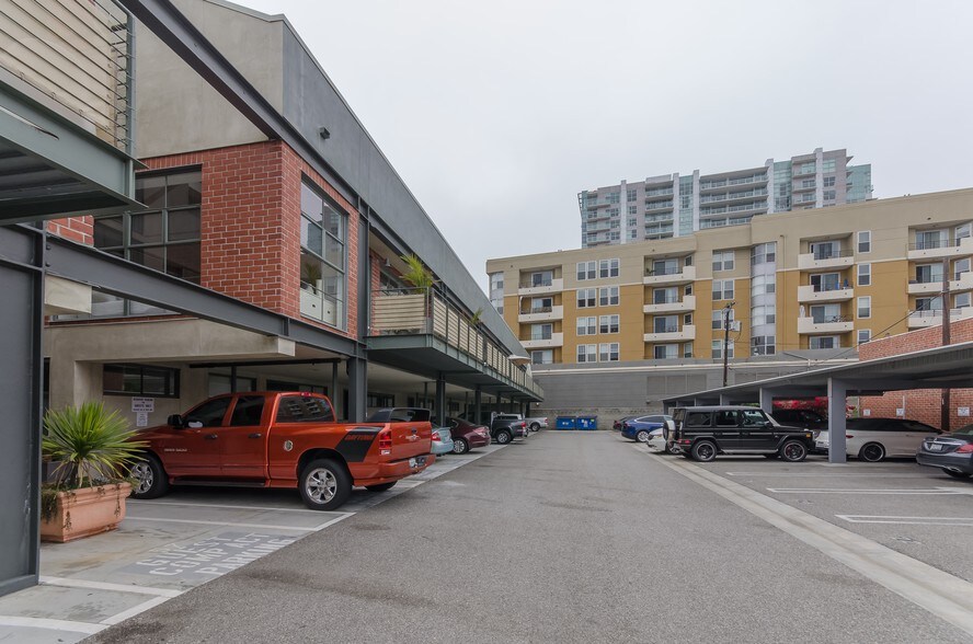 1046 Princeton Dr, Venice, CA à vendre - Photo de l’immeuble – Image 2 sur 6