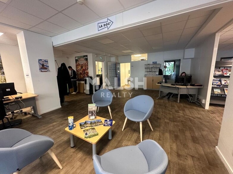 Local commercial dans Lyon à louer - Photo de l’immeuble – Image 1 sur 9