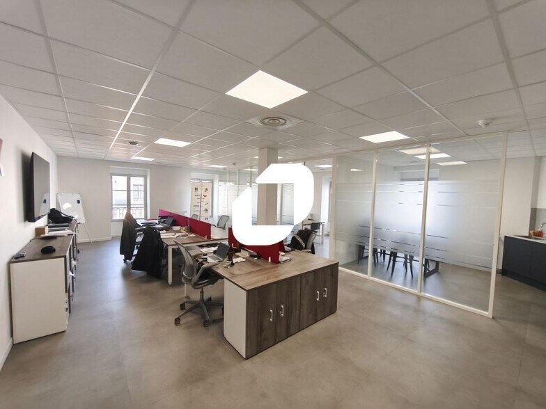 Immeuble residentiel dans Le Raincy à vendre - Photo intérieure – Image 2 sur 5