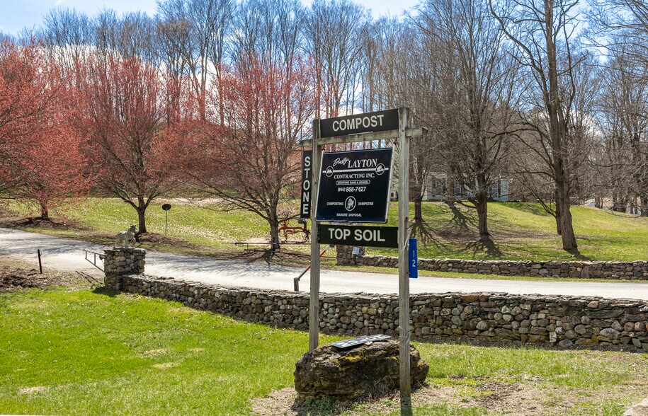 12 Hunns Lake Rd, Stanfordville, NY à vendre - Photo de l’immeuble – Image 2 sur 28