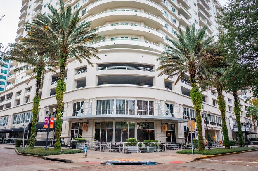 100 S Eola Dr, Orlando, FL à louer - Photo de l’immeuble – Image 3 sur 46