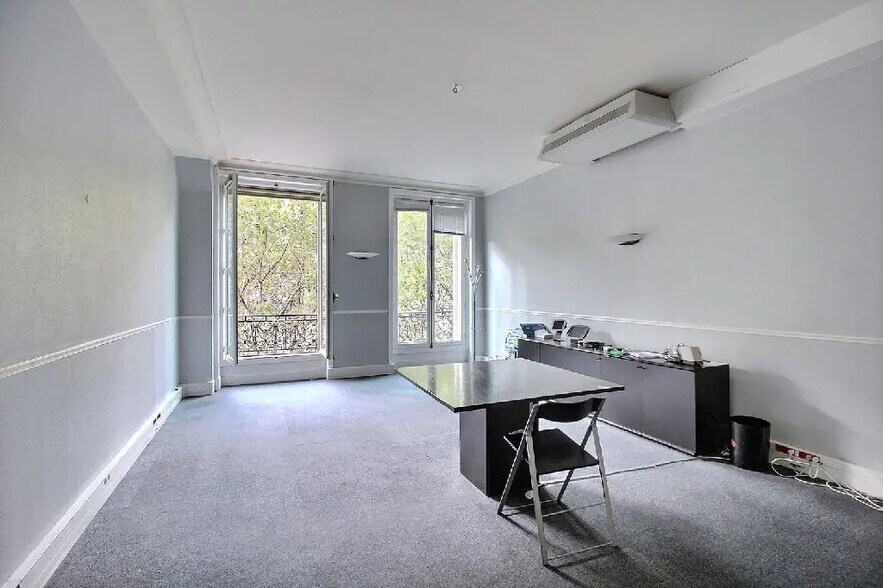 Bureau dans Paris à louer - Photo de l’immeuble – Image 2 sur 8