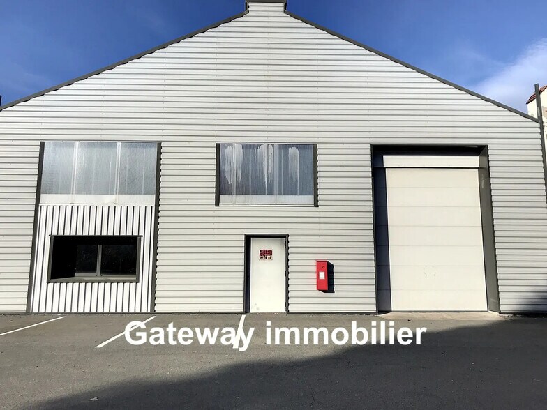 Industriel/Logistique dans Riom à louer - Photo de l’immeuble – Image 1 sur 5
