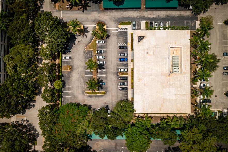 2201 NW Corporate Blvd, Boca Raton, FL à vendre - Photo de l’immeuble – Image 3 sur 13