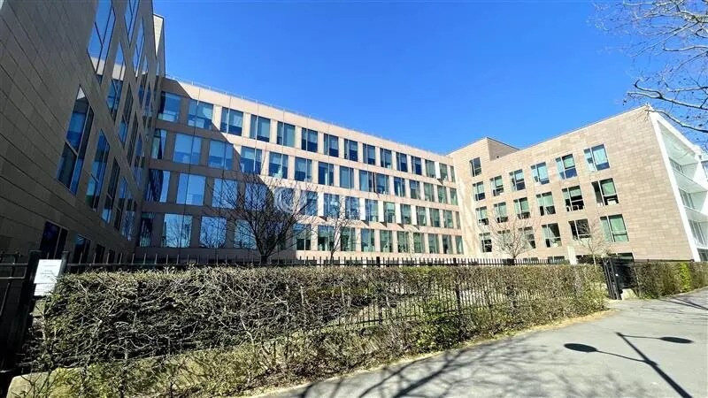 Bureau dans Montévrain à louer - Photo de l’immeuble – Image 2 sur 7