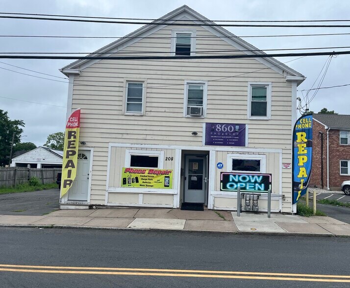 208 Spruce St, Manchester, CT à vendre - Photo de l’immeuble – Image 2 sur 13