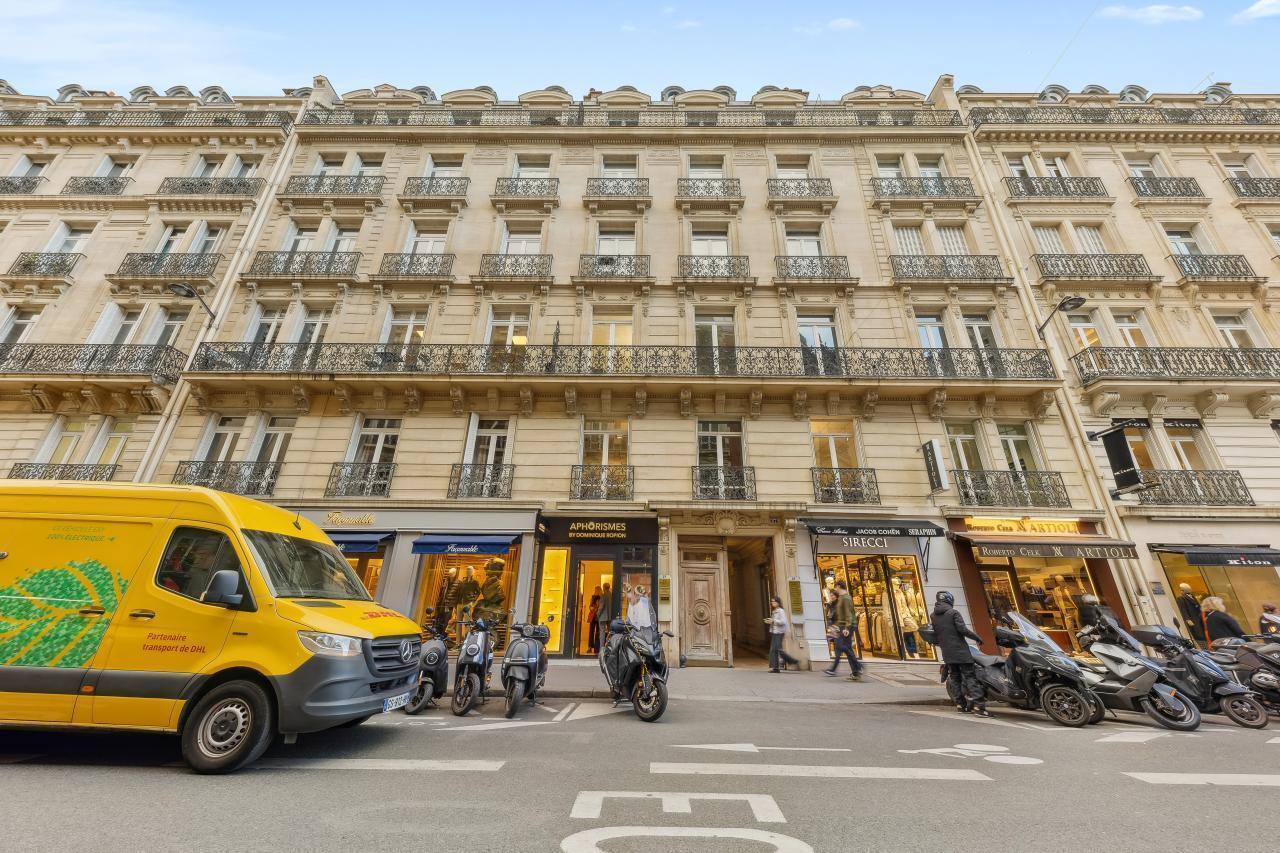 29 Rue Marbeuf, Paris à louer Photo de l’immeuble– Image 1 sur 25