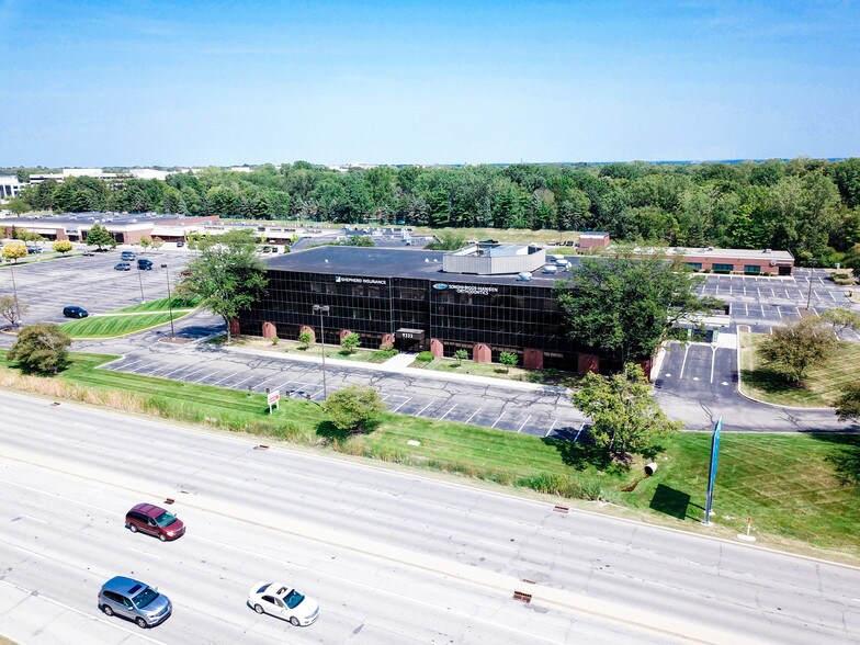 9333 N Meridian St, Indianapolis, IN à louer - Photo de l’immeuble – Image 2 sur 11