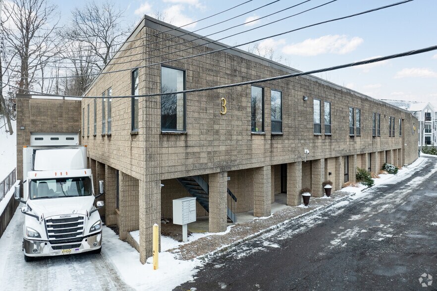 3 Tice Rd, Franklin Lakes, NJ à louer - Photo de l’immeuble – Image 2 sur 9