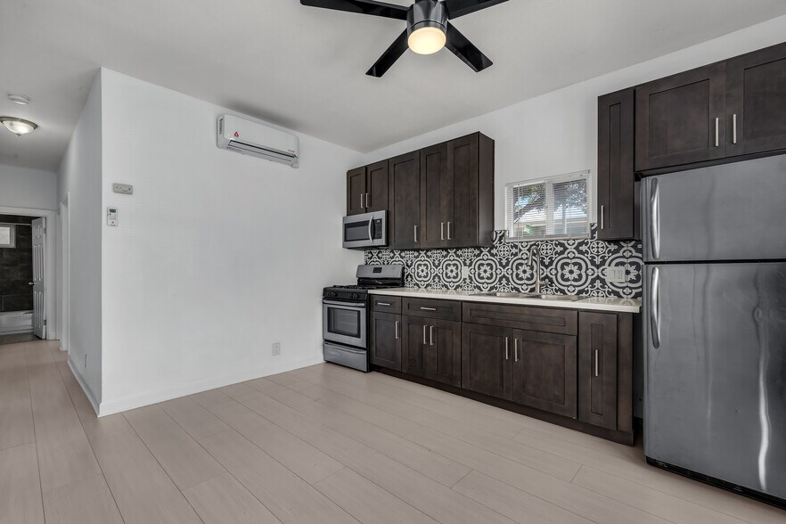 300 Patton St, Los Angeles, CA à vendre - Photo intérieure – Image 2 sur 7