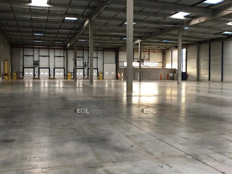 Industriel/Logistique dans Marly-la-Ville à louer - Photo de l’immeuble – Image 2 sur 8