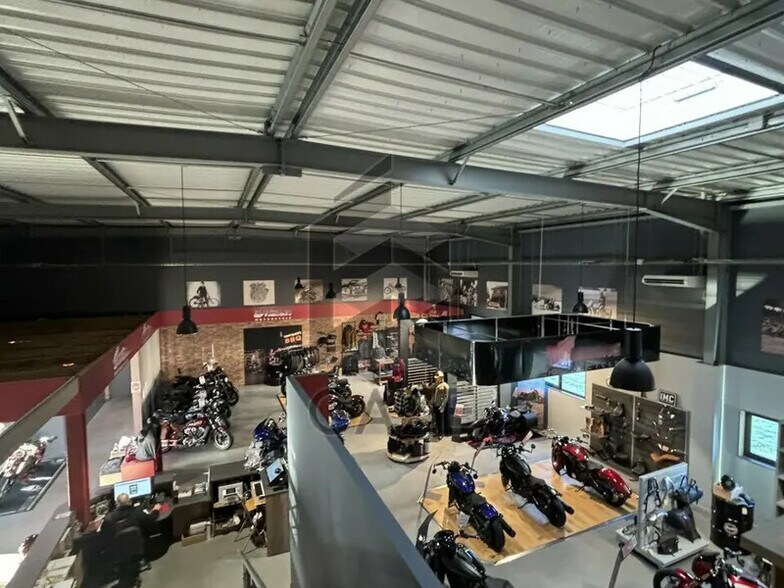 Local d’activités dans Mérignac à louer - Photo intérieure – Image 3 sur 9
