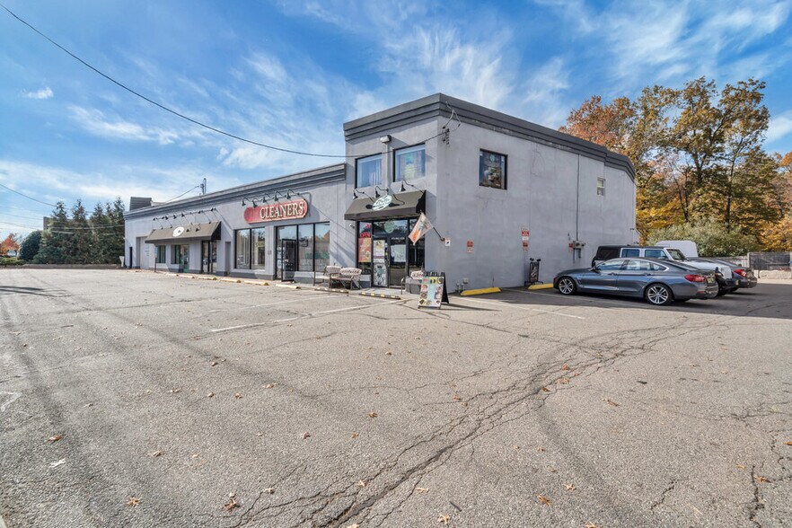 142 S Livingston Ave, Livingston, NJ à louer - Photo de l’immeuble – Image 3 sur 43