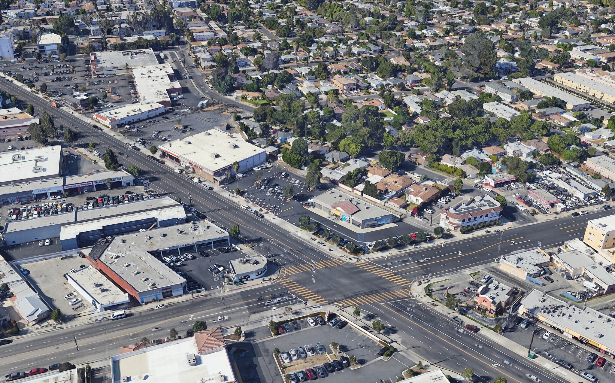 6000 Lankershim Blvd, North Hollywood, CA à louer Photo de l’immeuble– Image 1 sur 4