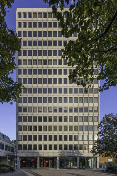 St Georges Sq, New Malden à louer - Photo de l’immeuble – Image 1 sur 10