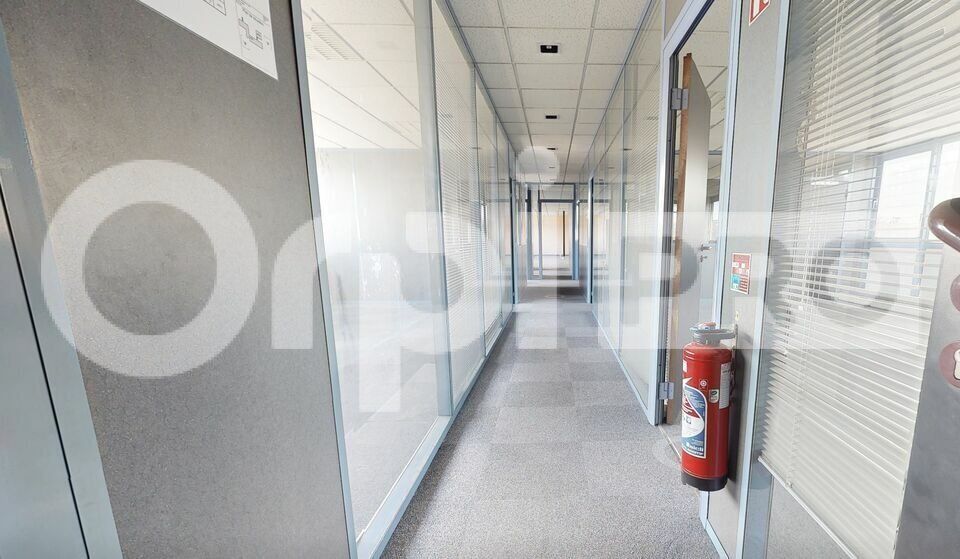 Bureau dans Civrieux D Azergues à louer - Photo intérieure – Image 3 sur 5