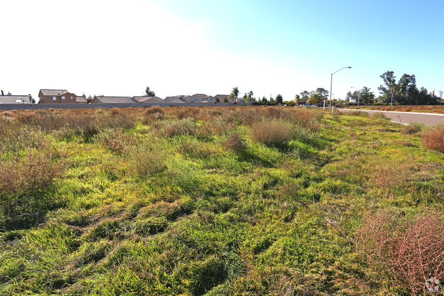 3037 Bell Dr, Atwater, CA à vendre - Photo de l’immeuble – Image 2 sur 4