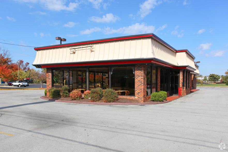 4016 University Dr NW, Huntsville, AL à louer - Photo de l’immeuble – Image 2 sur 4