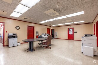 1111 Navy Dr, Stockton, CA à louer Photo intérieure– Image 2 sur 15