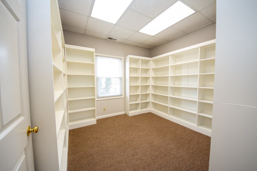 2821 S Hurstbourne Pky, Louisville, KY à louer - Photo de l’immeuble – Image 2 sur 17