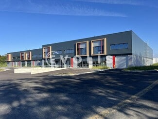 Plus de détails pour 4 Impasse Joséphine Baker, Saint-Laurent-de-Mure - Local d'activités à louer