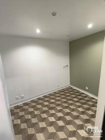 Local commercial dans Nantes à louer - Photo de l’immeuble – Image 3 sur 8