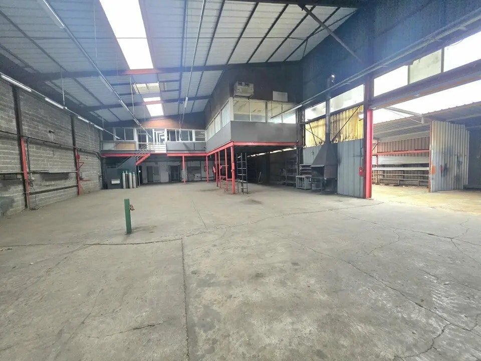 Industriel/Logistique dans Antibes à vendre Photo de l’immeuble– Image 1 sur 12