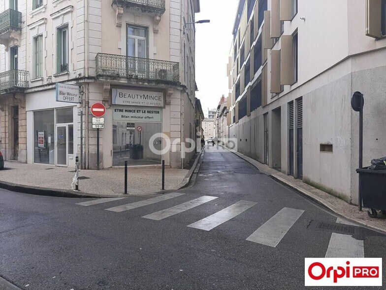 Local commercial dans Valence à louer - Photo de l’immeuble – Image 3 sur 6