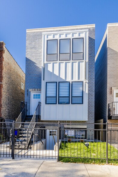 1052 N Central Park Ave, Chicago, IL à vendre - Photo de l’immeuble – Image 3 sur 21