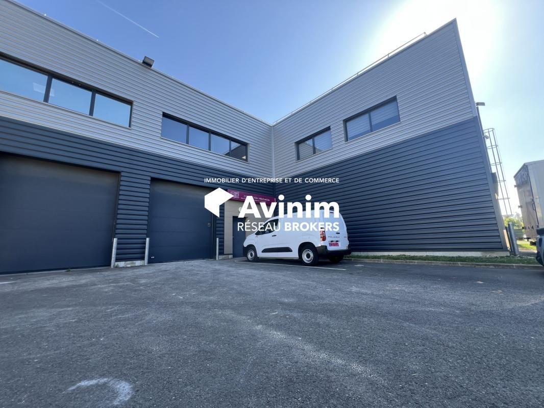 Industriel/Logistique dans Villejust à vendre Photo de l’immeuble– Image 1 sur 17