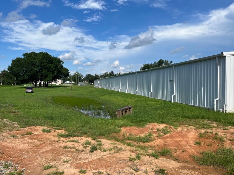 404 S Shelfer St, Quincy, FL à louer - Photo de l’immeuble – Image 3 sur 25
