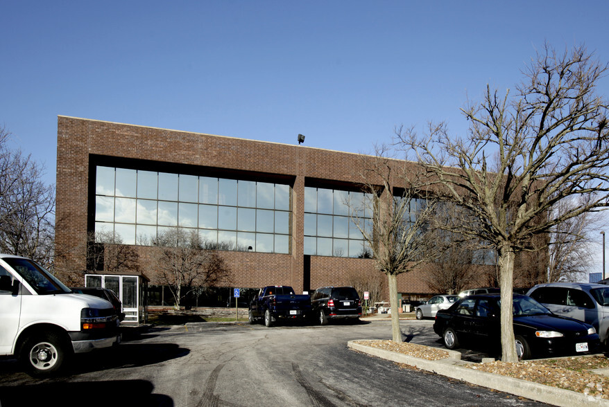 5000 Cedar Plaza Pky, Saint Louis, MO à louer - Photo de l’immeuble – Image 3 sur 4