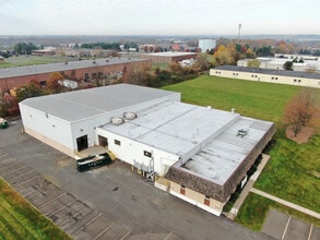 30 Industrial Dr, Warminster Township, PA à louer Photo intérieure– Image 1 sur 4