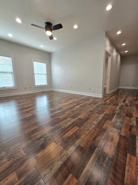 213 S Main St, Nicholasville, KY à louer - Photo de l’immeuble – Image 1 sur 10