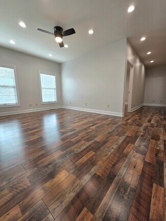 Plus de détails pour 213 S Main St, Nicholasville, KY - Bureau à louer