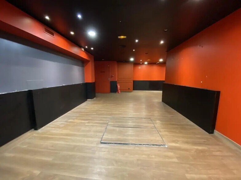 Local commercial dans Paris à vendre - Photo de l’immeuble – Image 3 sur 9