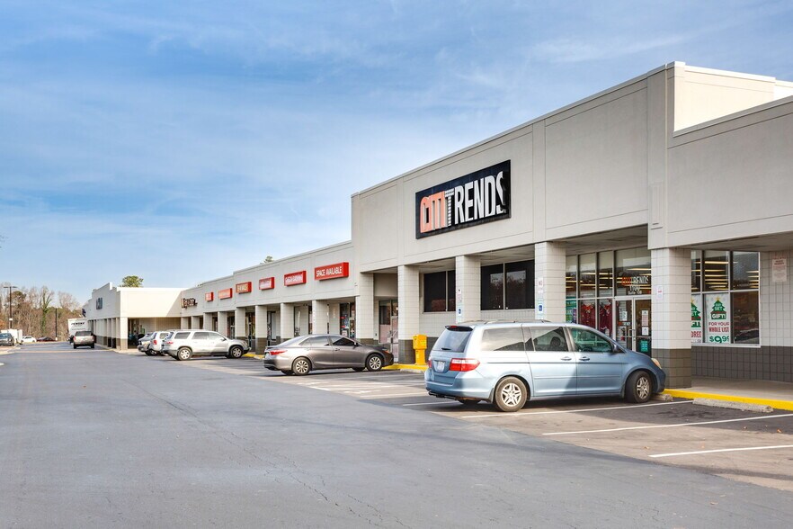 1100 N Raleigh Blvd, Raleigh, NC à louer - Photo de l’immeuble – Image 3 sur 6