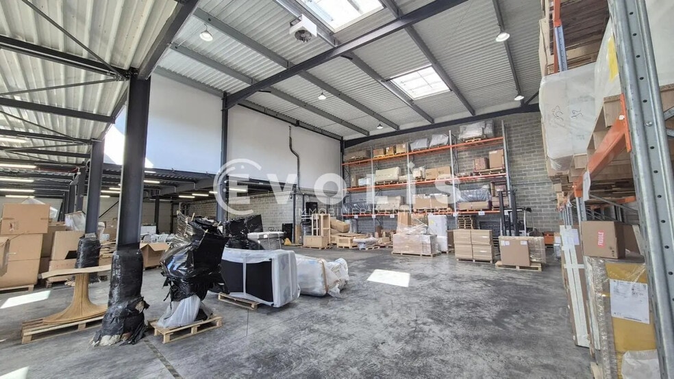 Bureau dans Tremblay-en-France à louer - Photo intérieure – Image 2 sur 7