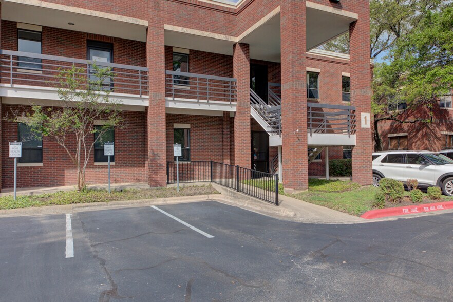 11824 Jollyville Rd, Austin, TX à louer - Photo de l’immeuble – Image 3 sur 5
