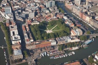 Plus de détails pour 13 Queen Sq, Bristol - Bureau à louer