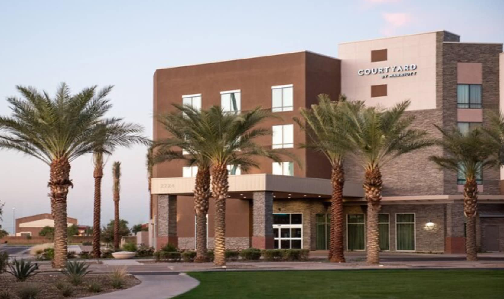 860 N Riverside St, Mesa, AZ à louer Photo de l’immeuble– Image 1 sur 4