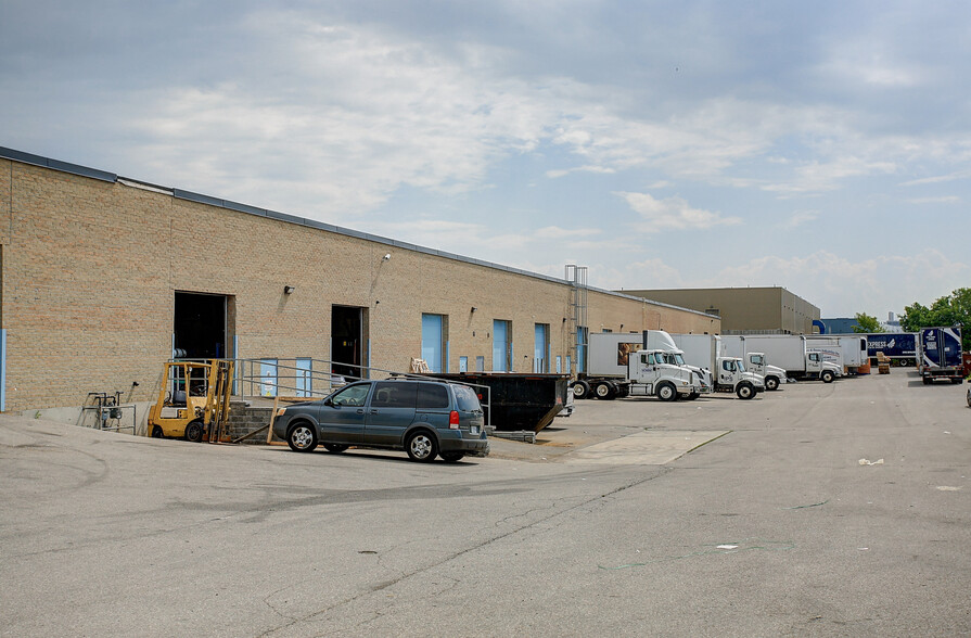 2500 Williams Pky, Brampton, ON à vendre - Photo de l’immeuble – Image 2 sur 18