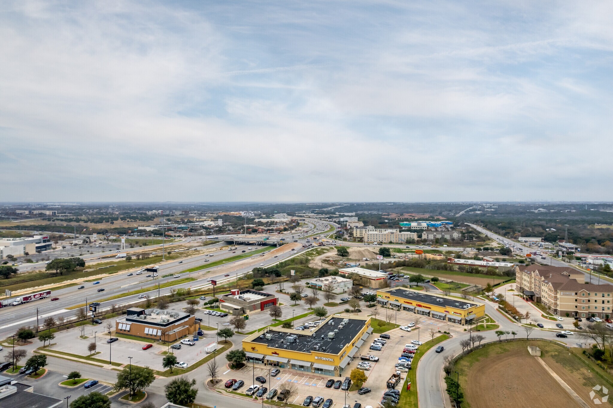 13000 N IH 35, Austin, TX à louer Photo de l’immeuble– Image 1 sur 2