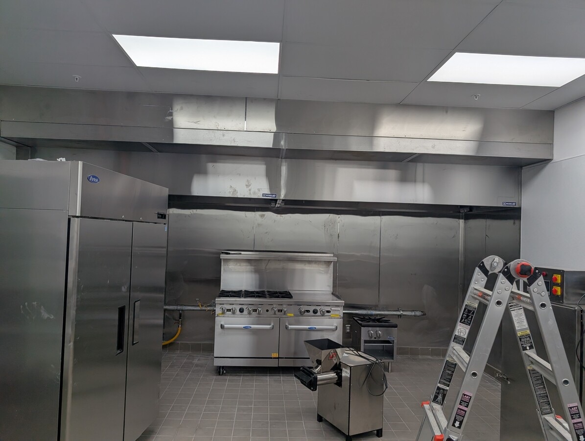 470 W Larch Rd, Tracy, CA 95304 - Lot 6 - - Photo intérieure - Image 1 of 2