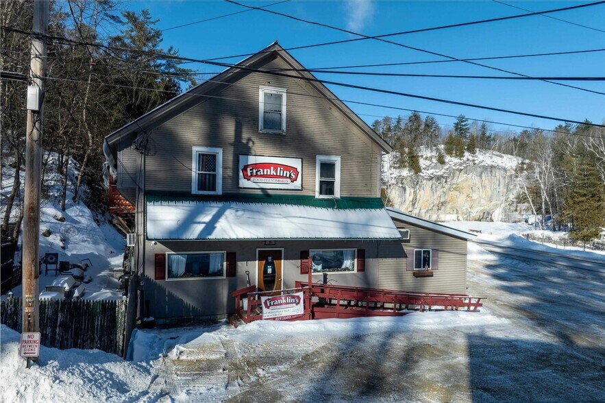 25 North St, Proctor, VT à vendre - Photo de l’immeuble – Image 1 sur 37