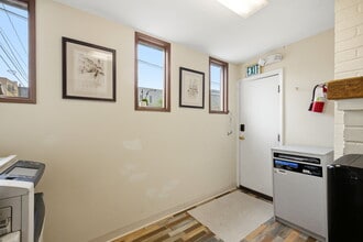 226 Hill St, Reno, NV à louer Photo intérieure– Image 2 sur 46