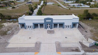 Plus de détails pour 1913 NE 10th Ter, Cape Coral, FL - Bureau à louer