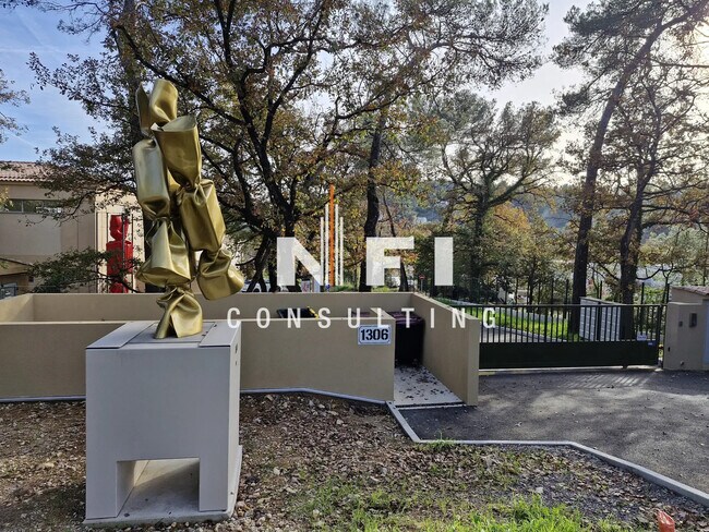 Plus de détails pour Local d'activités à louer