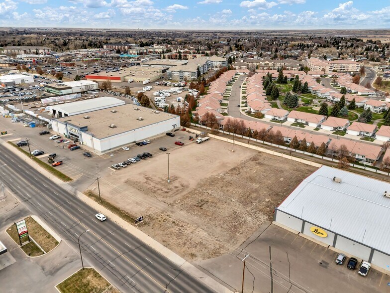 1342 Trans Canada Way SE, Medicine Hat, AB à louer - Photo de l’immeuble – Image 3 sur 3