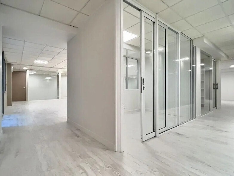 365 Rue De Vaugirard, Paris à louer - Photo de l’immeuble – Image 3 sur 9